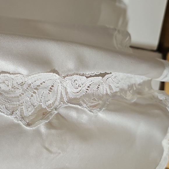 Elegant White Lace Trim Slip By RAALTE Made In USA Size 14/36. - Picture 4 of 7